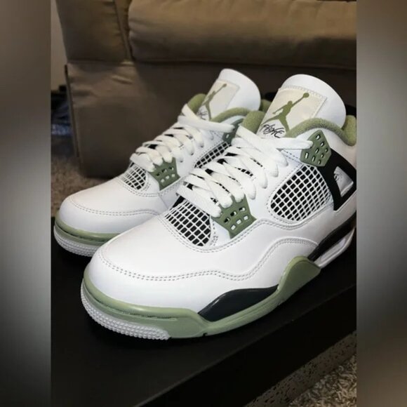 Jordan 4 (Seafoam) Size 9W-7.5M - Picture 6 of 9